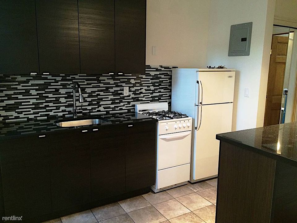 GLENDALE KITCHEN