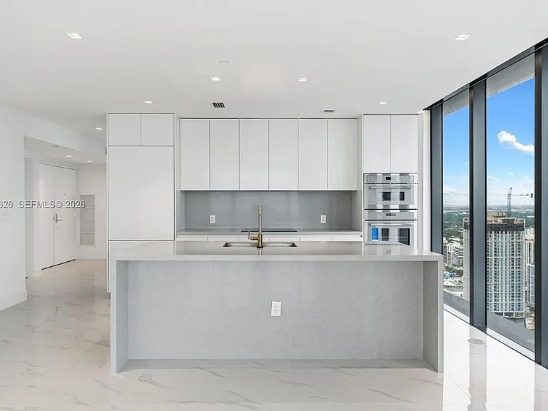 700 NE 24th St #5401 — Photo 13