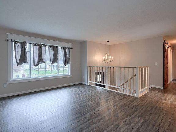3rd image of 471 Sycamore Dr