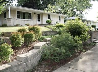 407 Pasadena Ave, Crest Hill, IL 60403