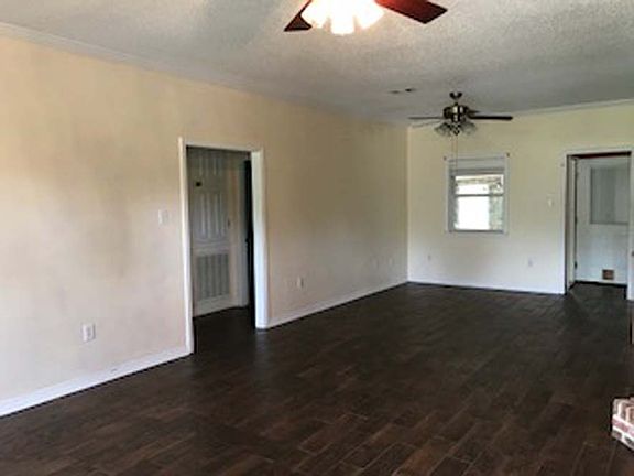 3rd image of 19454 Riverline Dr E