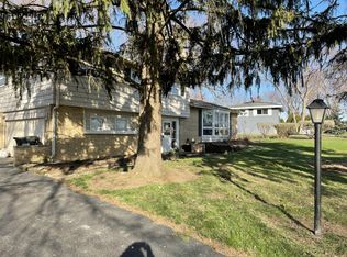 1422 S Monterey Ave, Schaumburg, IL