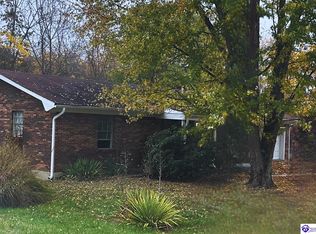 216 Woodside Dr, Radcliff, KY 40160