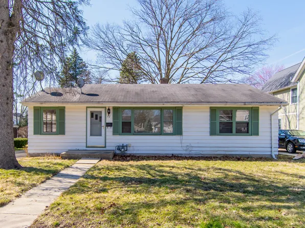 22 Westend Ave, Westmont, IL 60559