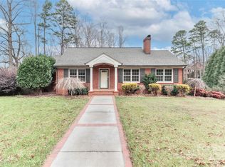 432 N Oakwood Dr, Statesville, NC 28677