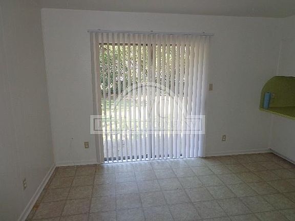 3rd image of 503 Stewart St