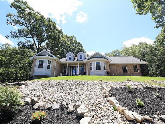 3rd image of 9311 Twelve Oaks Ln