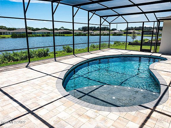 4th image of 475 Loymer Cir
