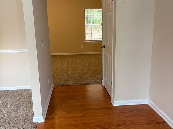 2nd image of 835 N Bay Overlook