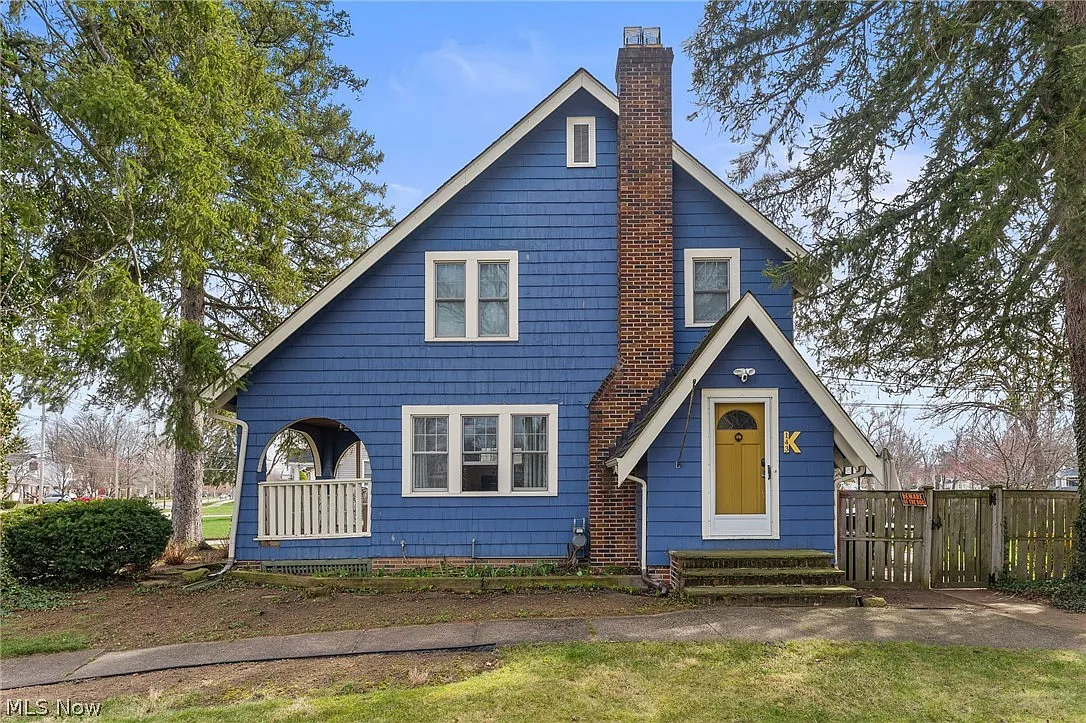 143 Baker St photo 1