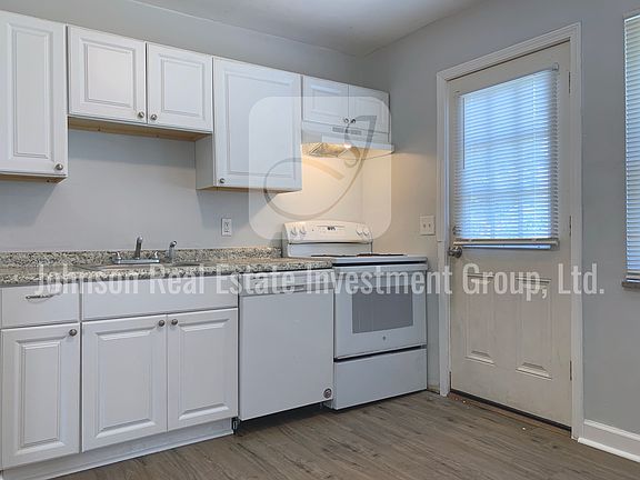 3rd image of 4364 Brookdale Dr