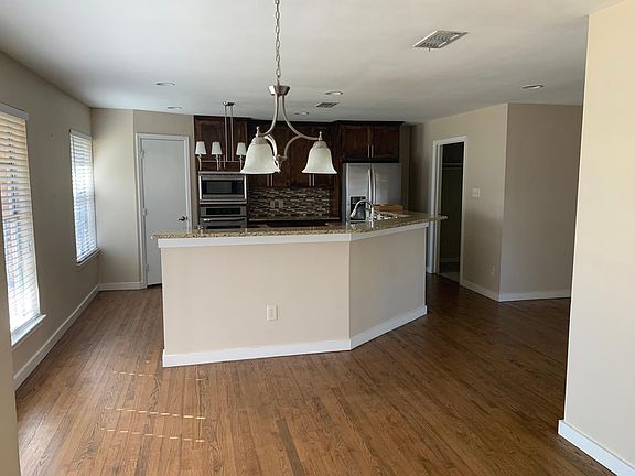 5th image of 3321 Portlock Dr