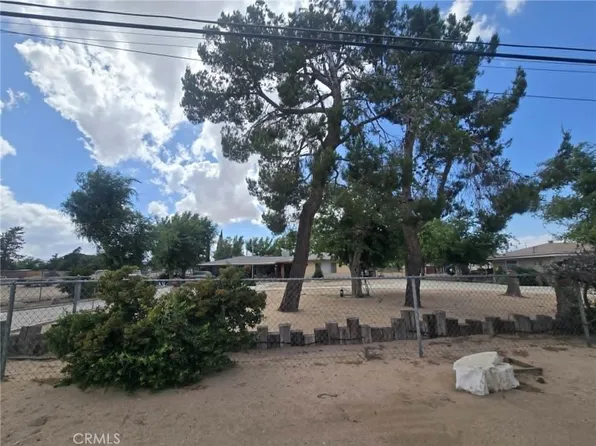 9100 11th Ave, Hesperia, CA 92345