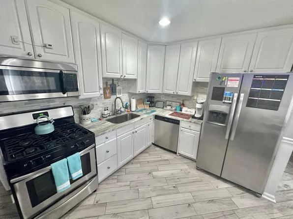19581 Webster St, Clinton Township, MI 48035