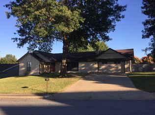 1705 Granada Dr, Springdale, AR 72762