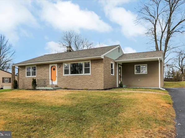 4159 Whitman Ln, Middletown, PA 17057