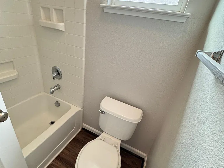 2451 Hanson Dr — Photo 34