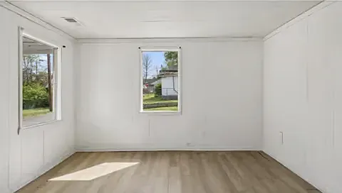 2 bed, 1100 sqft, $1,050 — Photo 3