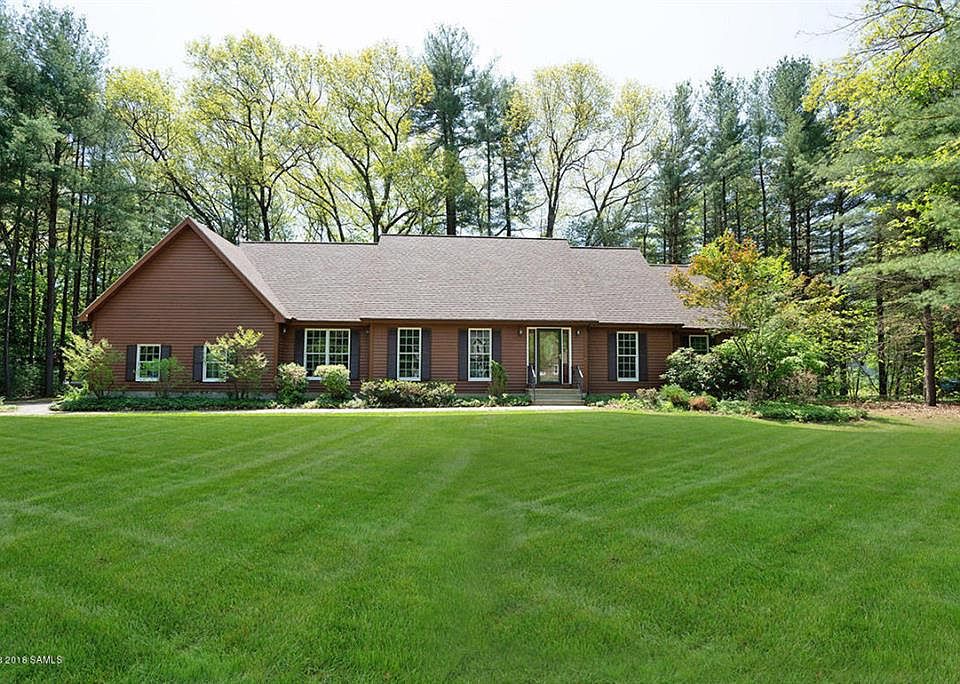 1st image of 6 Woodland Ct