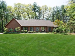 6 Woodland Ct, Ballston Spa, NY 12020