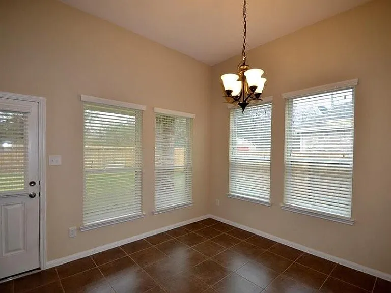9942 Taylor Springs Ln — Photo 8
