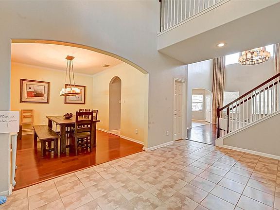 5th image of 10114 Hidden Falls Dr