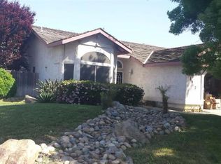 1032 N June Ave, Farmersville, CA 93223