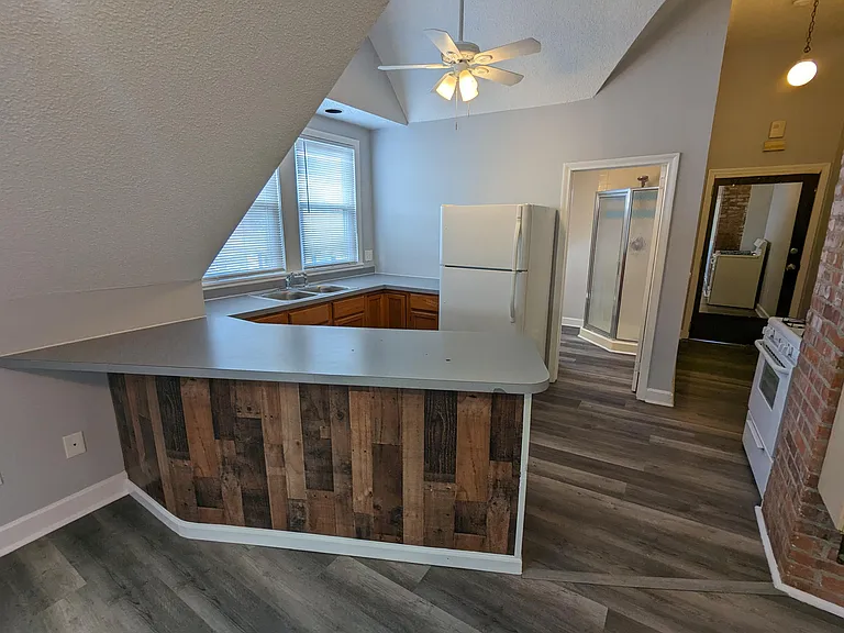 359 Oak St #3 — Photo 2