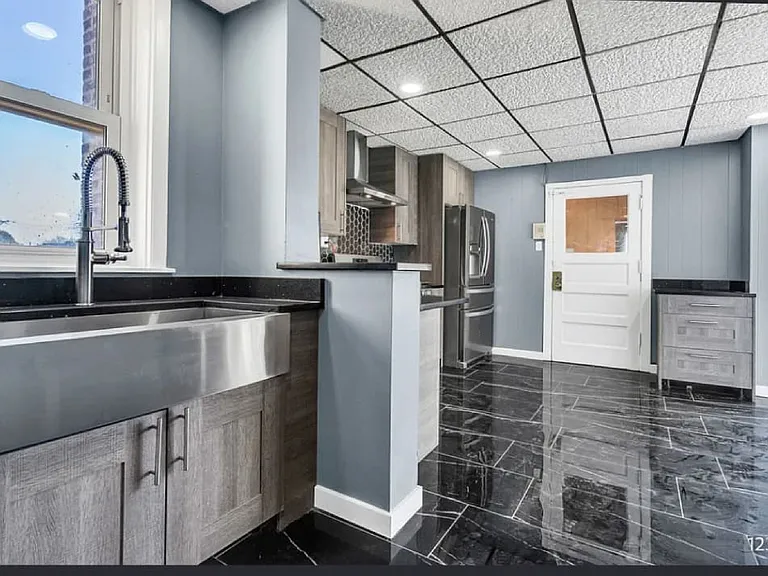 2717 W Peterson Ave #2 — Photo 3