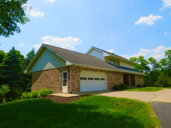 402 N Dodge St, Galena, IL 61036