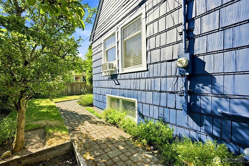 4th image of 10532 Evanston Avenue N