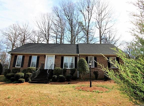 5th image of 2310 Monticello Dr