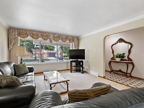 5th image of 1459 Partington Ave