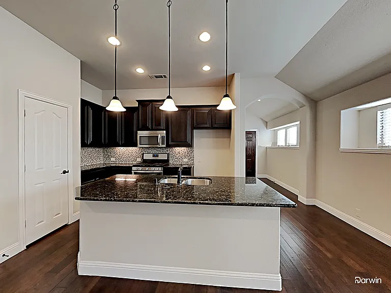 9208 Vineyard Ln — Photo 2