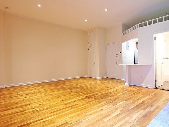 4th image of 32 W 75th St #2B