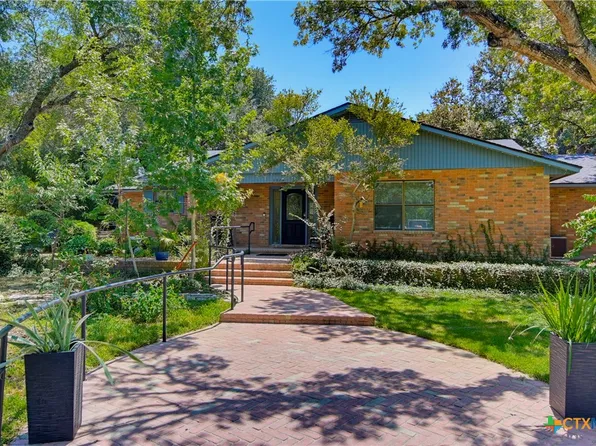 1223 Old Homestead, Seguin, TX 78155