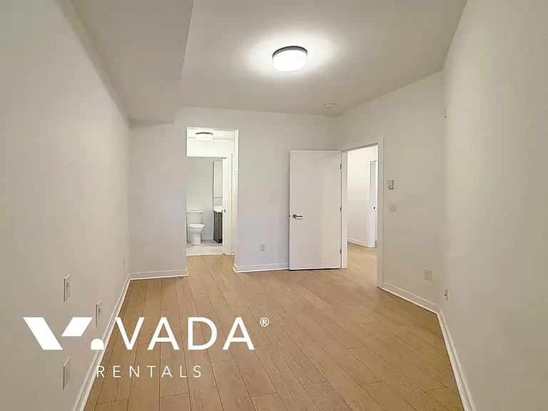 20695 Eastleigh Cres #213 — Photo 8