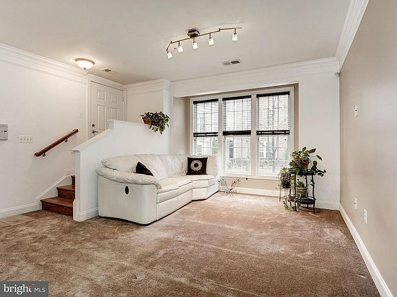 4th image of 2312 Margraf Cir #396