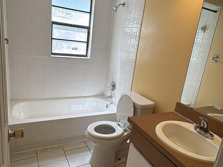 1082 Old South Dr — Photo 6