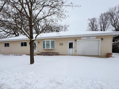 305 East Crocker Street, Fox Lake, WI, 53933