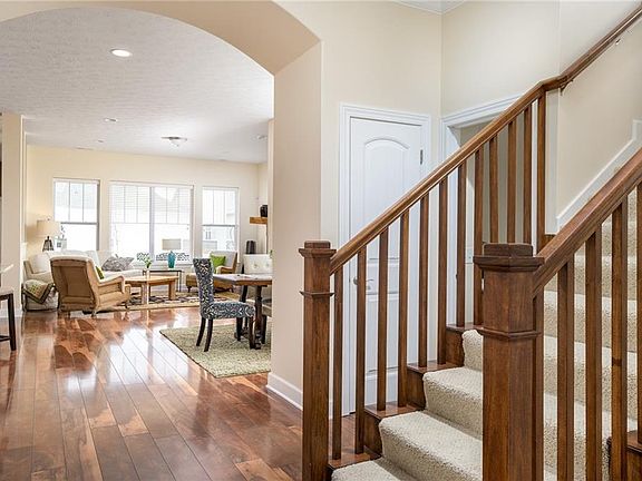 3rd image of 1692 Marshrose Dr