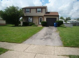 450 Kaymar Dr, Amherst, NY 14228