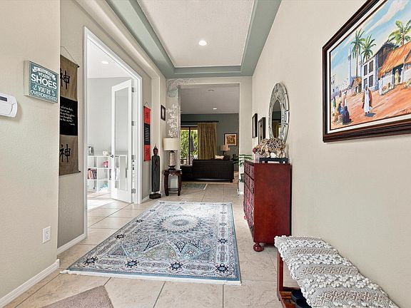3rd image of 40 Vista Hermosa Pl NE