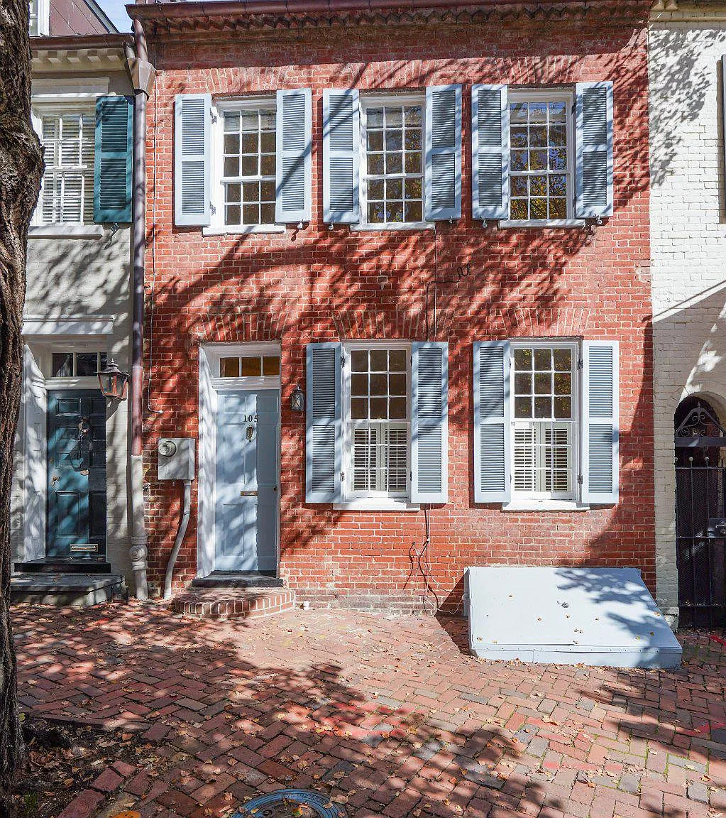 2 bed, 1.5 bath, 1670 sqft, $4,200 — Photo 1