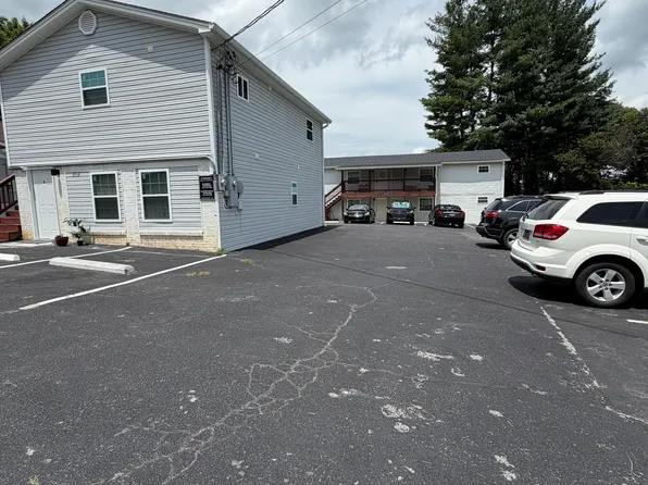 2712 W Walnut St #2, Johnson City, TN 37604