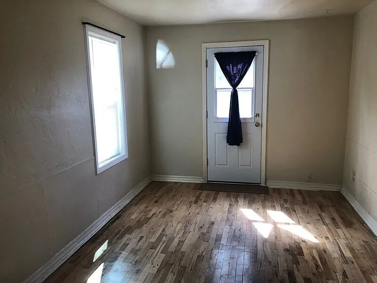 519 N Hartford St #110 — Photo 2