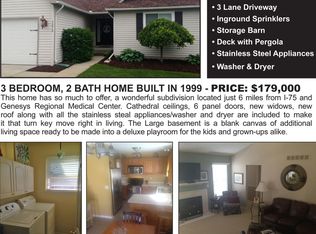 1272 Theresa Dr, Fenton, MI 48430