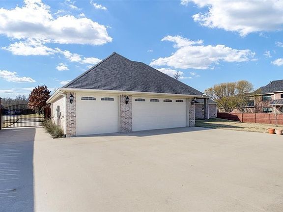 3rd image of 2607 Remuda Dr