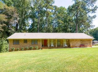 202 Elizabeth Dr, Monroe, GA 30656