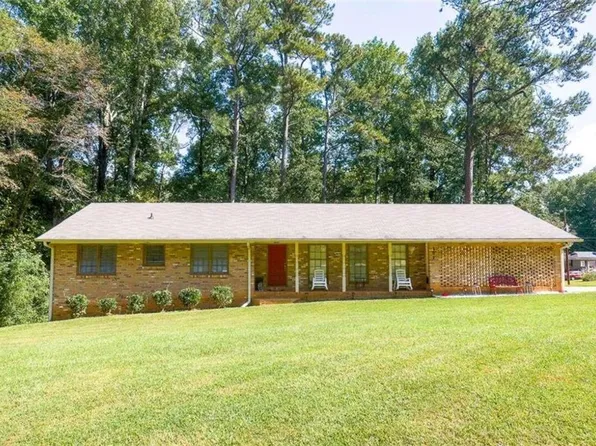 202 Elizabeth Dr, Monroe, GA 30656